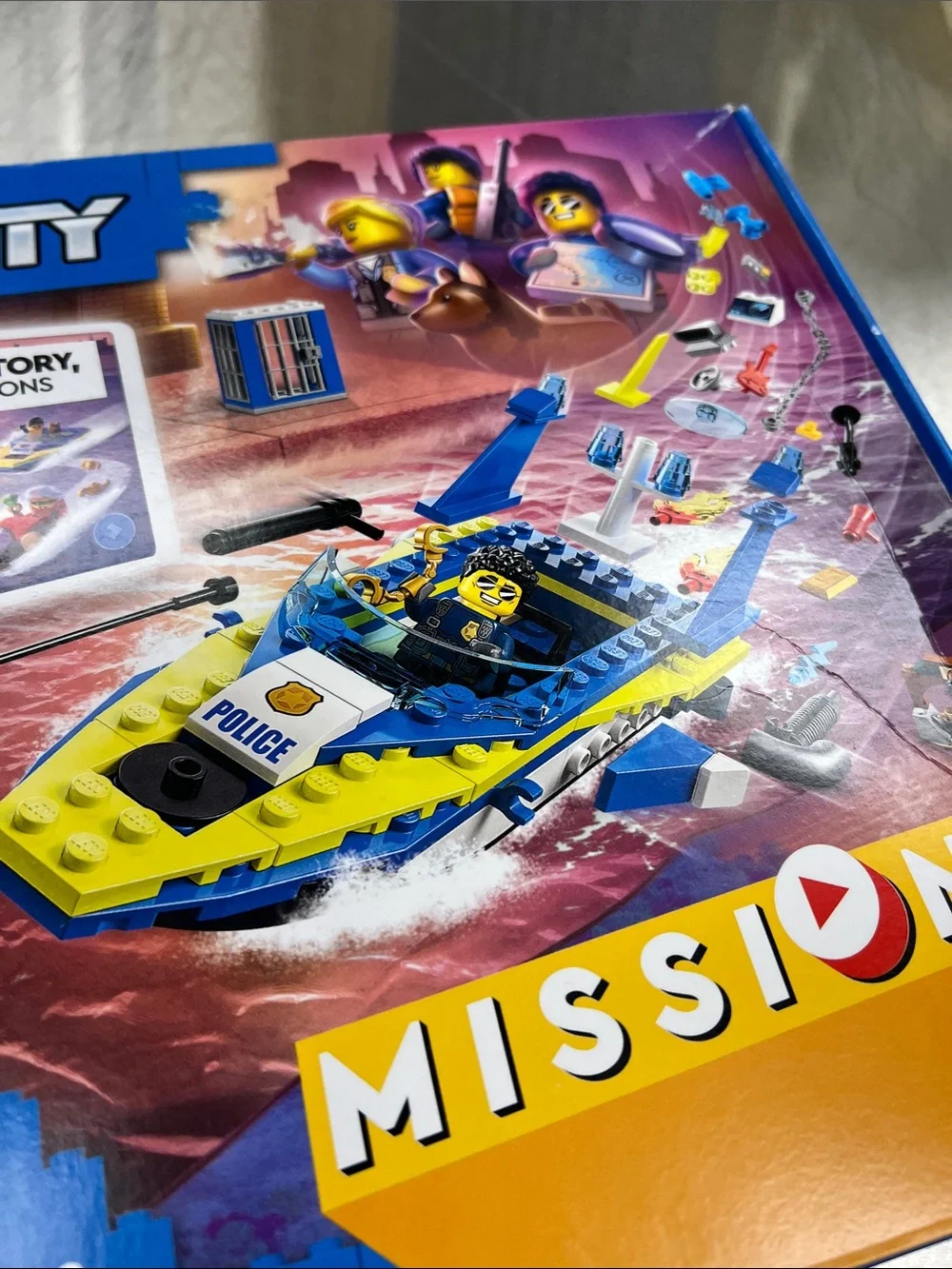 LEGO City Water Police Detective Boat Missions Set - Picture 8 of 8